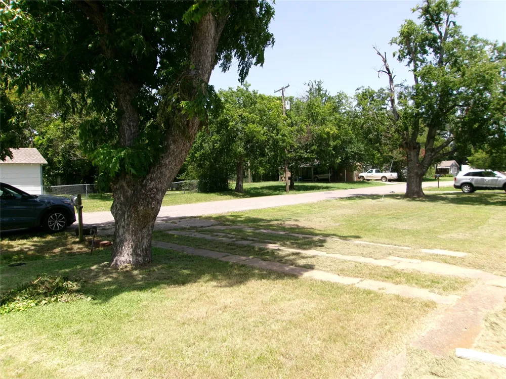 419 W Evans Avenue Bonham, TX 75418