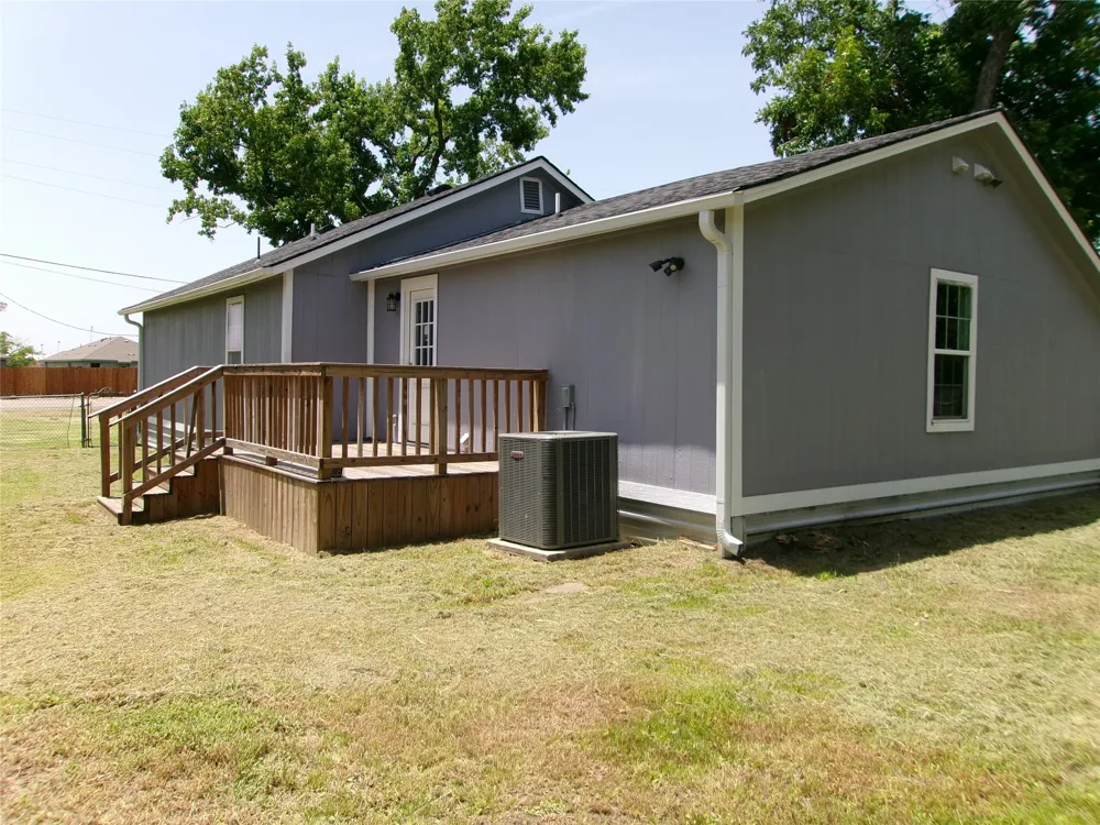 419 W Evans Avenue Bonham, TX 75418