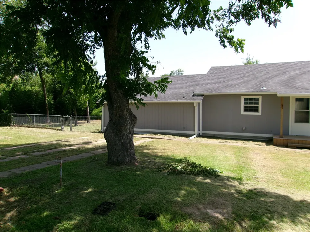 419 W Evans Avenue Bonham, TX 75418