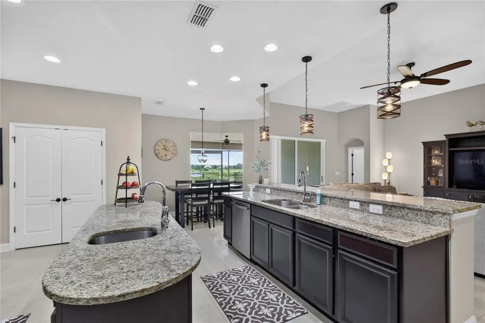 31948 GEOFF WAY Sorrento, FL 32776