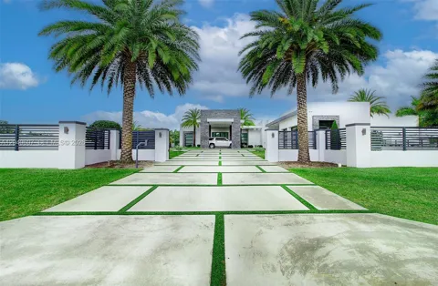 13052 NW 102nd Ave