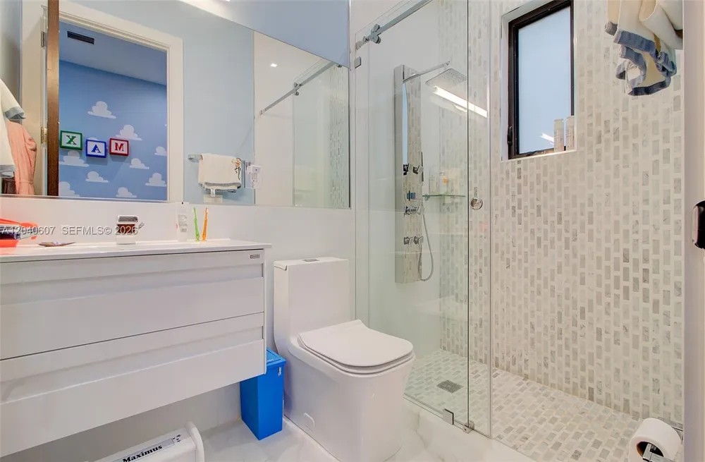 13052 NW 102nd Ave Hialeah Gardens, FL 33018