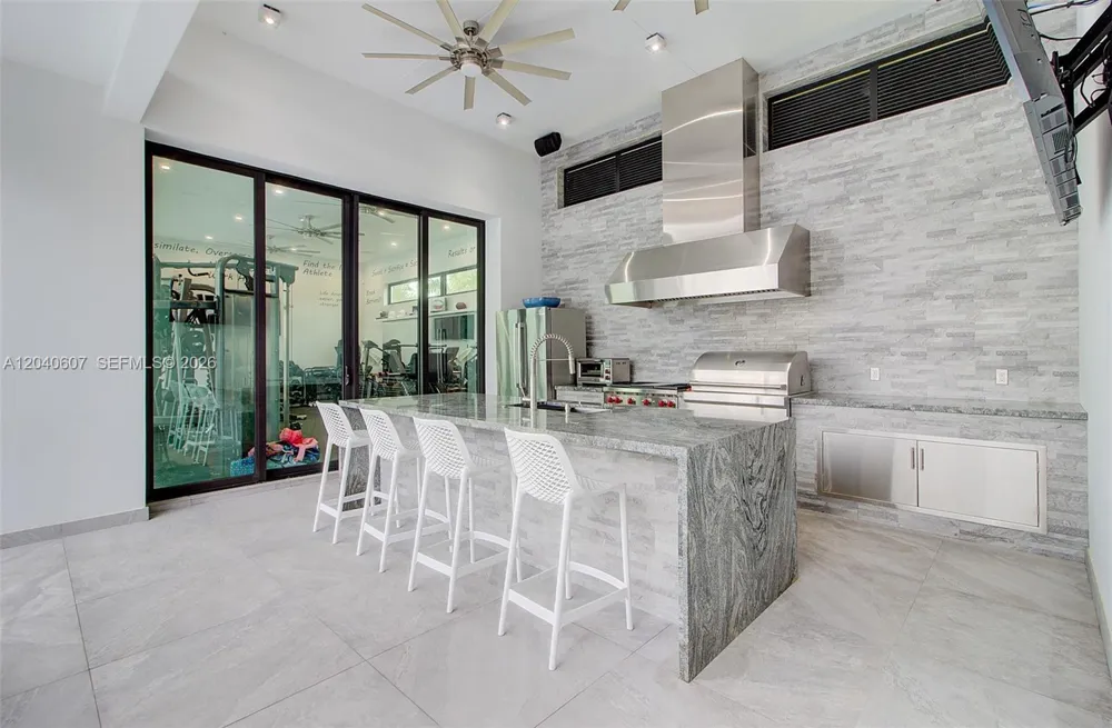 13052 NW 102nd Ave Hialeah Gardens, FL 33018
