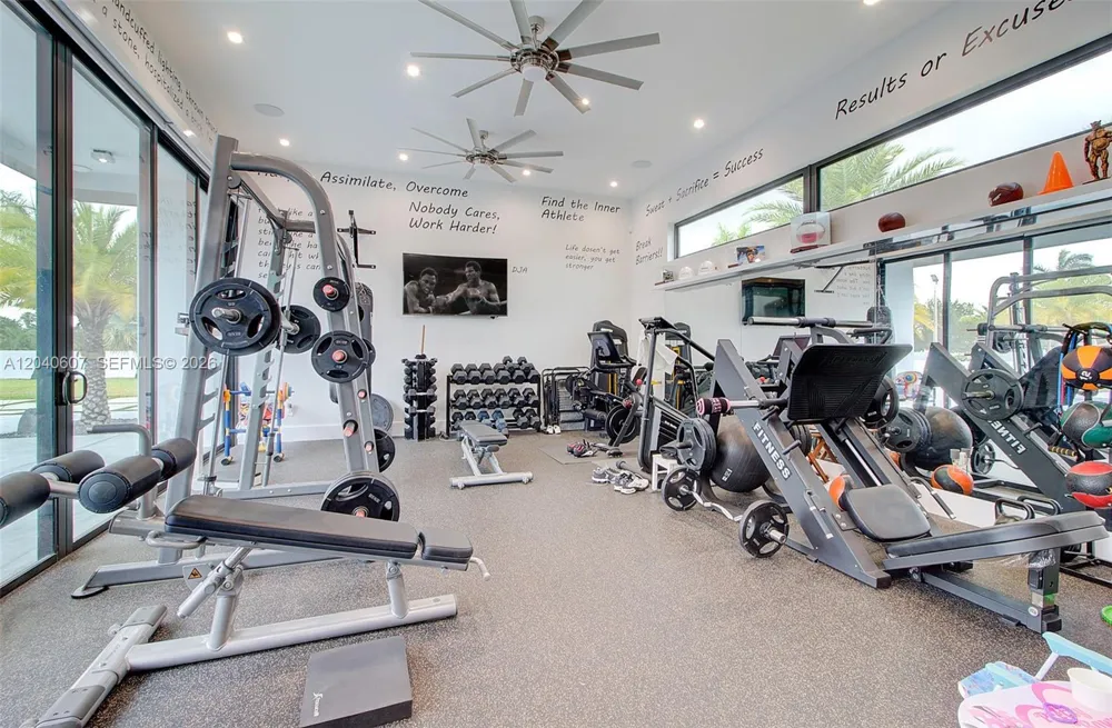 13052 NW 102nd Ave Hialeah Gardens, FL 33018