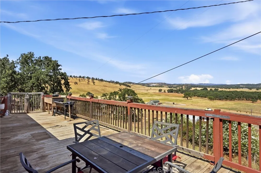 2659 Reid Lane Clearlake, CA 95422