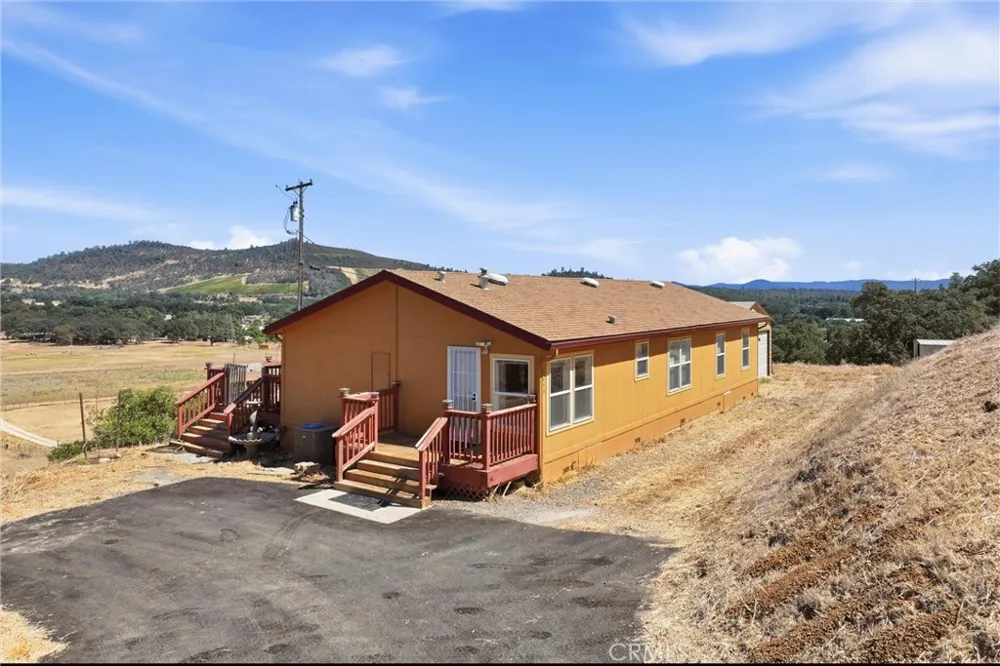 2659 Reid Lane Clearlake, CA 95422