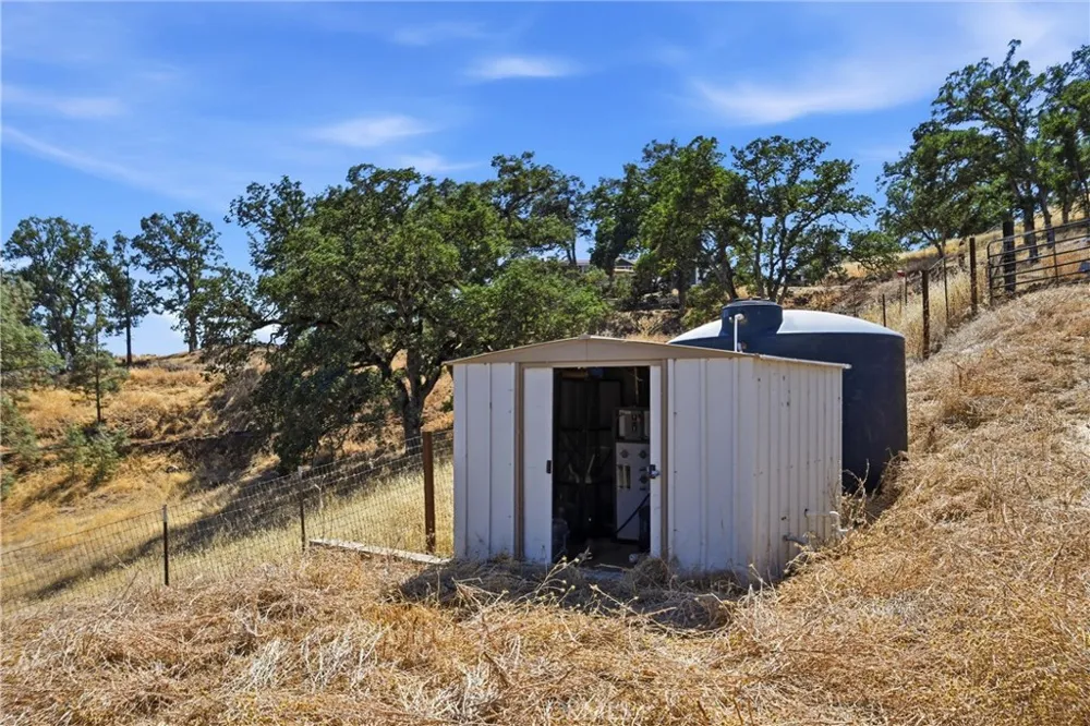 2659 Reid Lane Clearlake, CA 95422