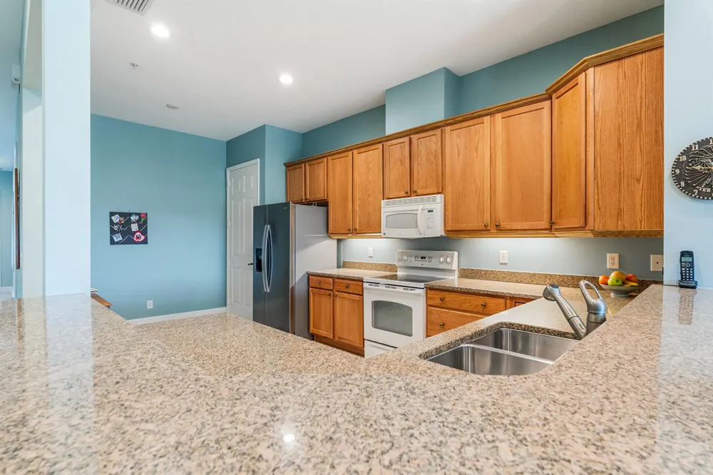 2320 Water Oak Court SW #123 Vero Beach, FL 32962