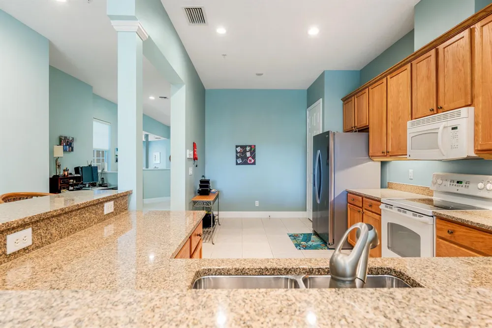 2320 Water Oak Court SW #123 Vero Beach, FL 32962