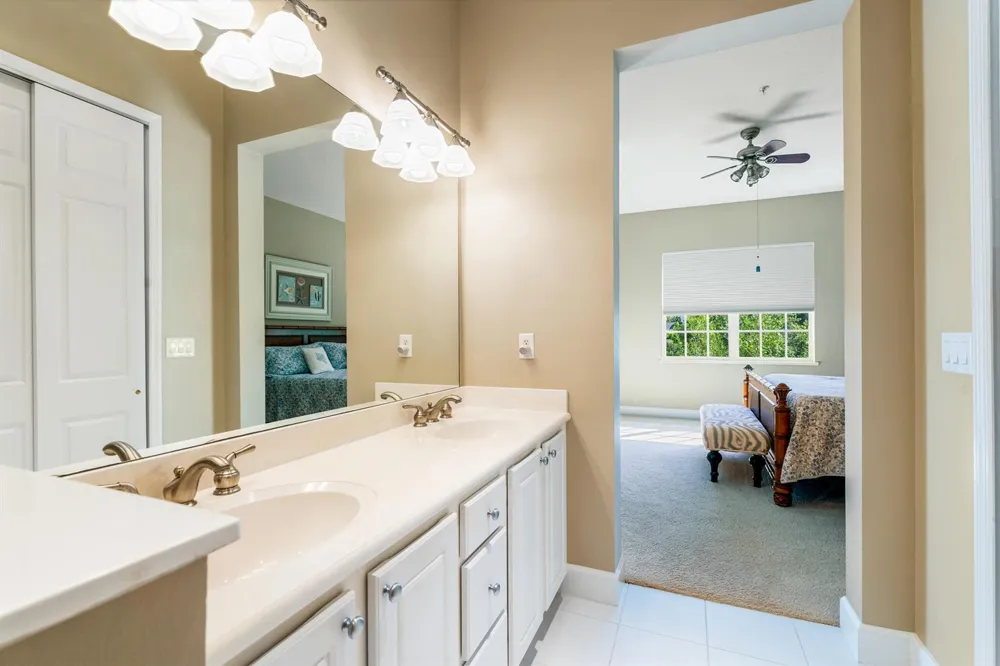 2320 Water Oak Court SW #123 Vero Beach, FL 32962