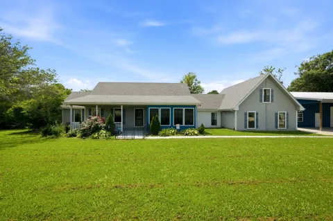 1313 Stayton Rd