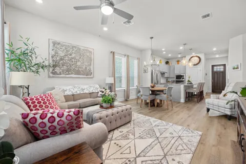 144 Monterey Oak Trail