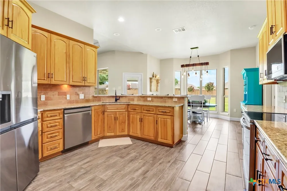 1446 Emily Lane Seguin, TX 78155