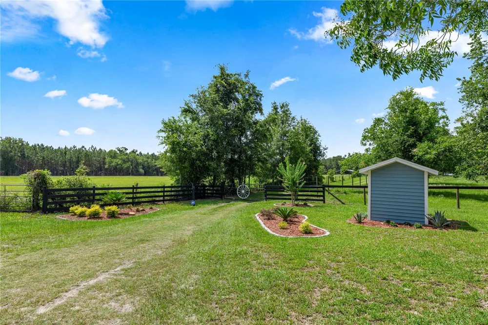 1890 NW 167TH PLACE Trenton, FL 32693