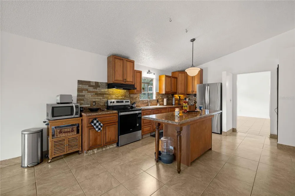 1890 NW 167TH PLACE Trenton, FL 32693