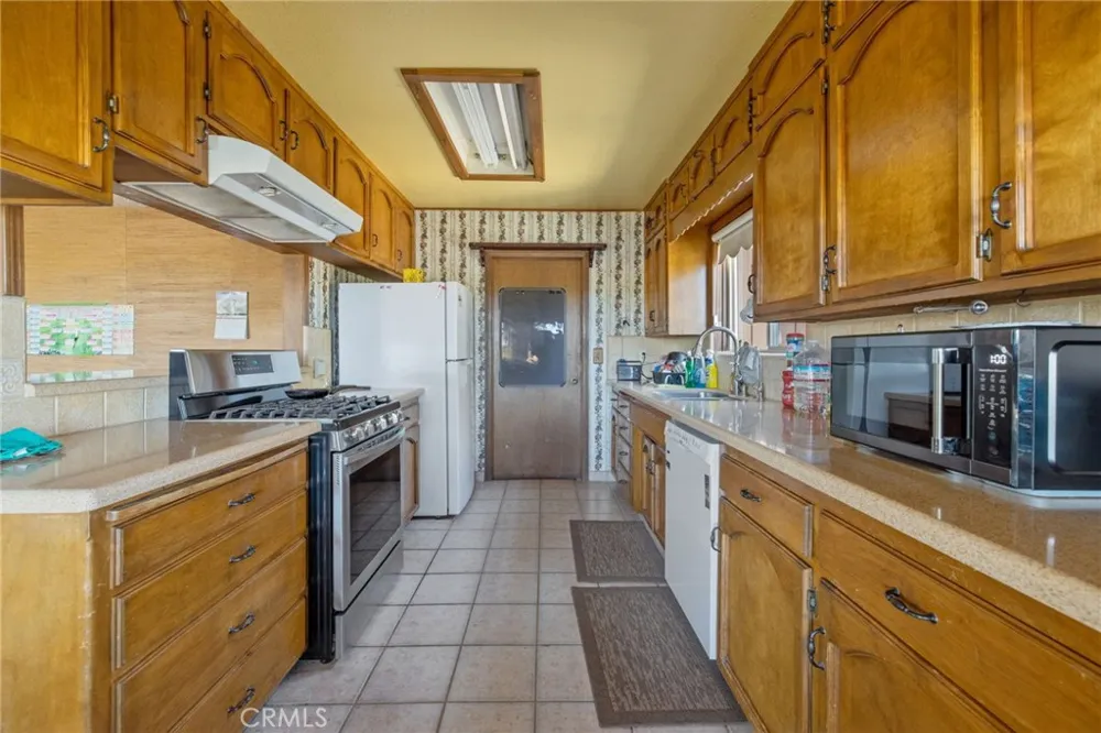 16565 Lacey Boulevard Lemoore, CA 93245