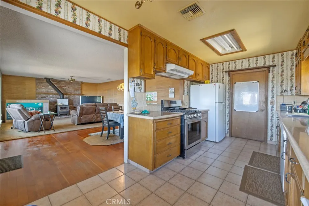 16565 Lacey Boulevard Lemoore, CA 93245