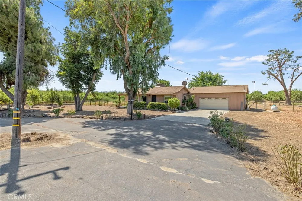 16565 Lacey Boulevard Lemoore, CA 93245