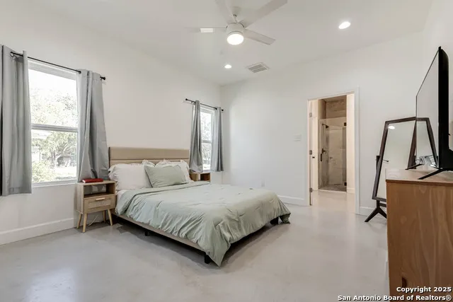 1209 Avenue K Hondo, TX 78861