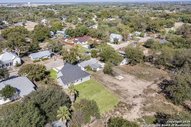 1209 Avenue K Hondo, TX 78861