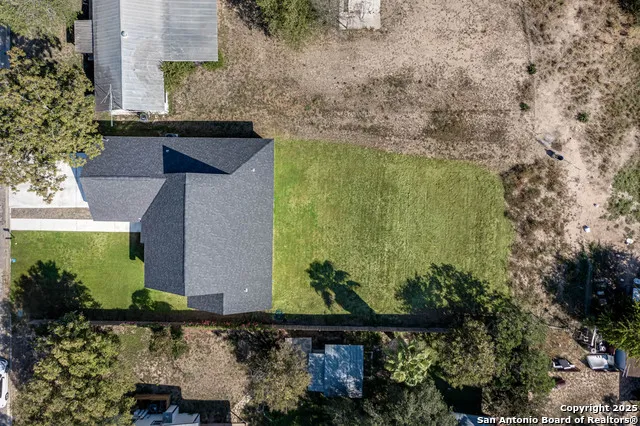 1209 Avenue K Hondo, TX 78861