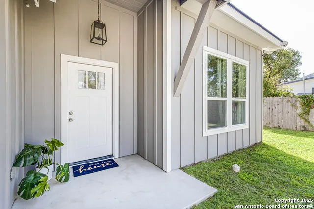 1209 Avenue K Hondo, TX 78861