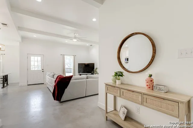 1209 Avenue K Hondo, TX 78861