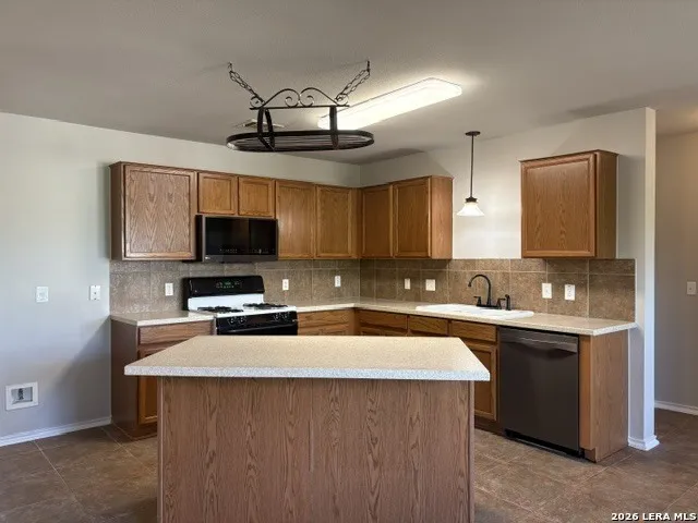 15818 TURFWAY PARK Selma, TX 78154