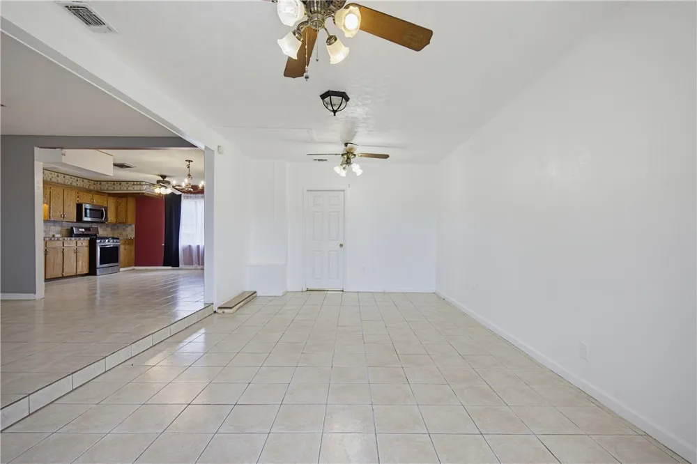 307 Bullard Odem, TX 78370