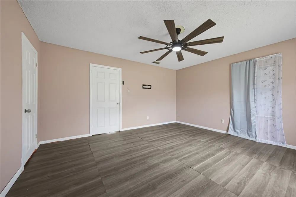 307 Bullard Odem, TX 78370