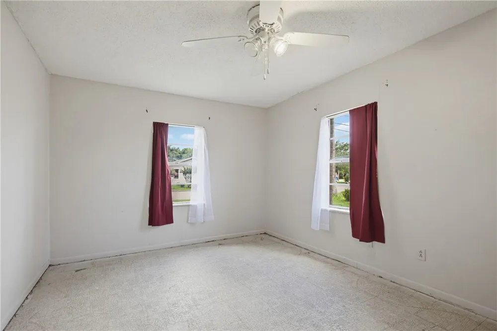 307 Bullard Odem, TX 78370