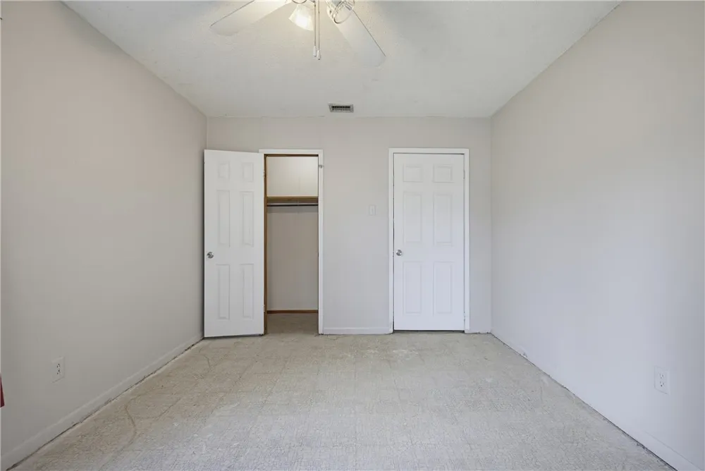 307 Bullard Odem, TX 78370