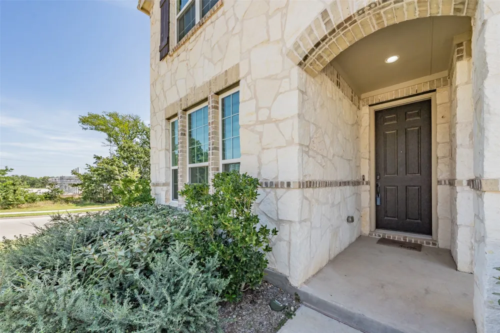 4512 Minnow Cove Road Oak Point, TX 75068