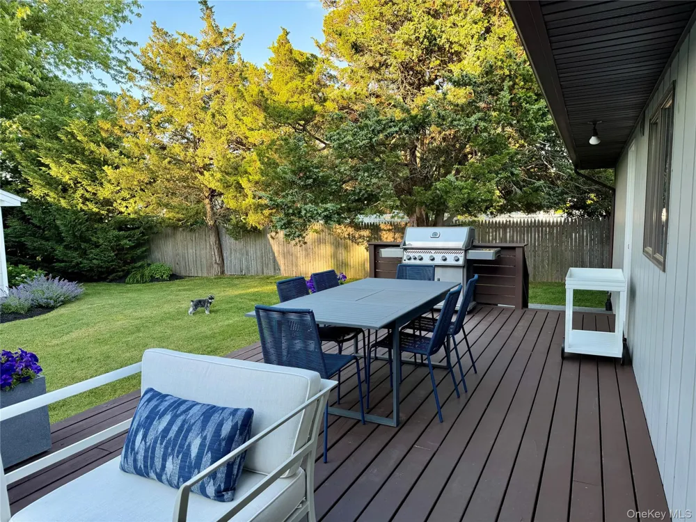 17 Locust Street Riverhead, NY 11901