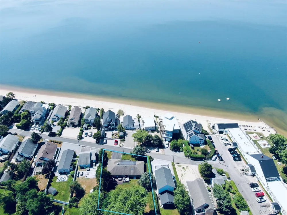 17 Locust Street Riverhead, NY 11901