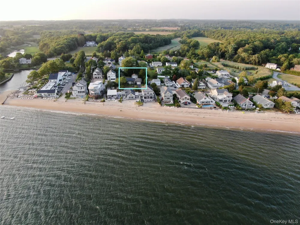 17 Locust Street Riverhead, NY 11901