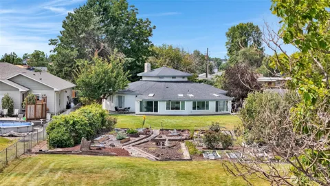 813 S Sycamore
