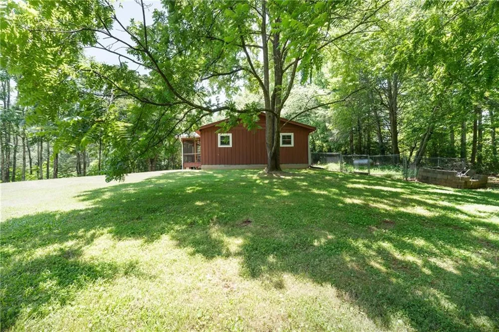 132 Mockingbird Lane McCaysville, GA 30555