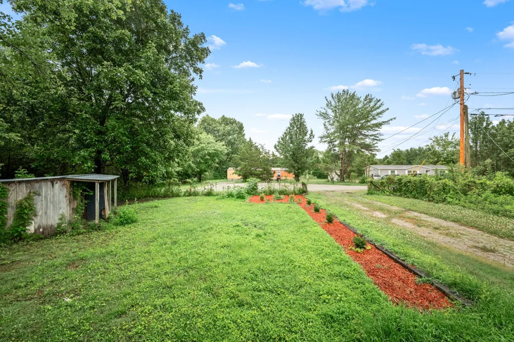 243 N G St Hillsboro, TN 37342