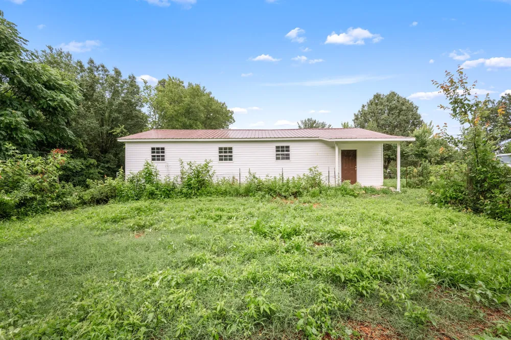 243 N G St Hillsboro, TN 37342
