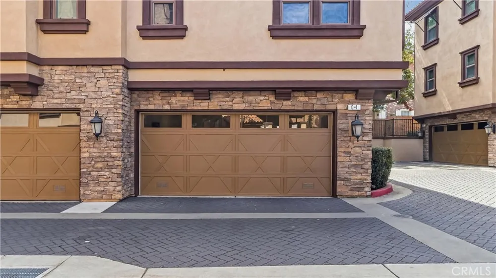 656 W Huntington #O-1 Arcadia, CA 91007