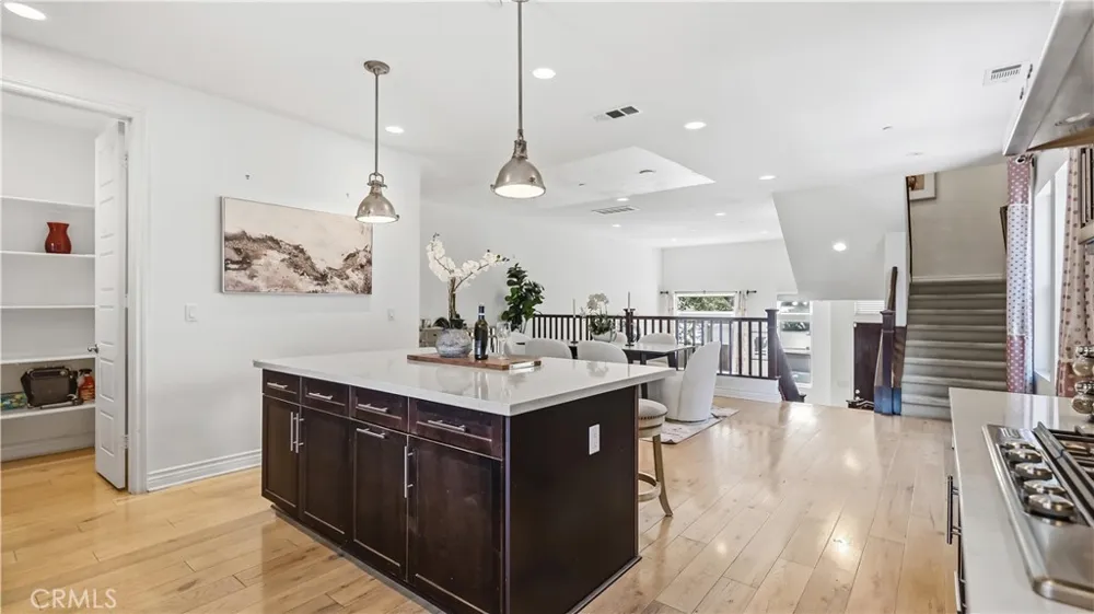 656 W Huntington #O-1 Arcadia, CA 91007