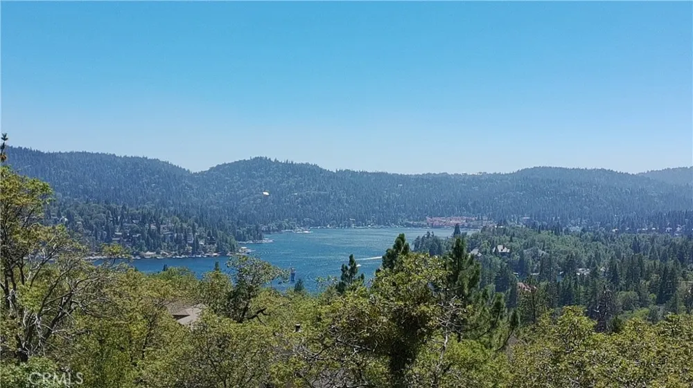 1251 Glacier Drive Lake Arrowhead, CA 92352