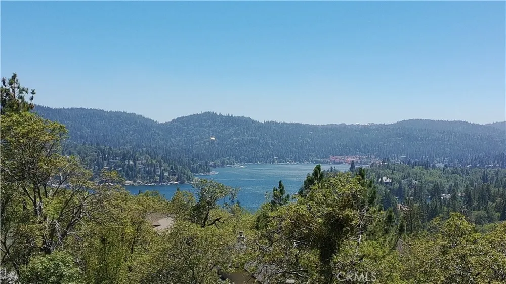 1251 Glacier Drive Lake Arrowhead, CA 92352