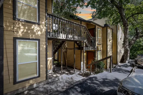 1000 W 26th Street #213