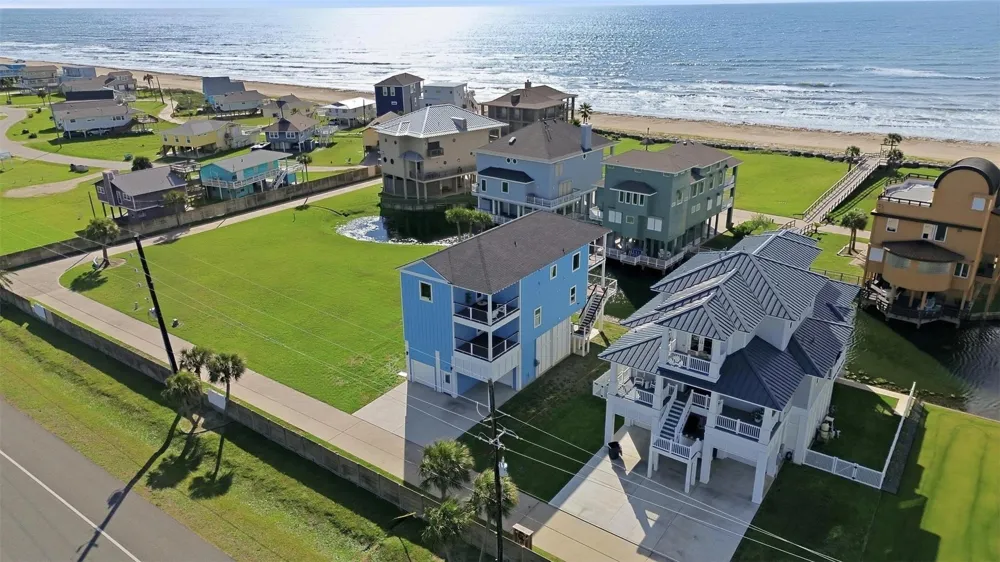 18 Blue Heron Circle Jamaica Beach, TX 77554