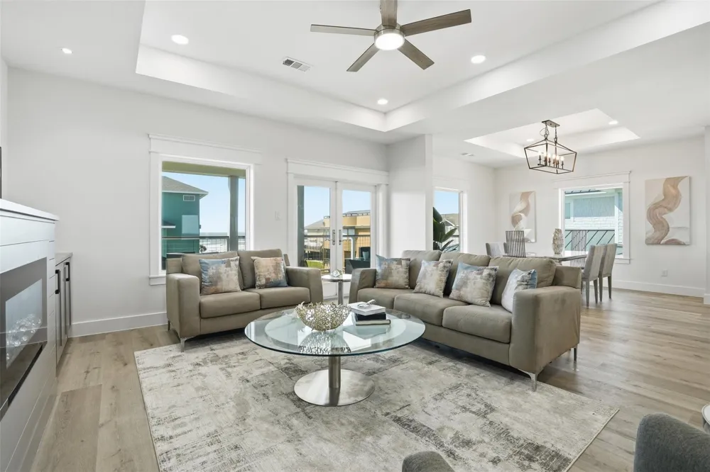 18 Blue Heron Circle Jamaica Beach, TX 77554