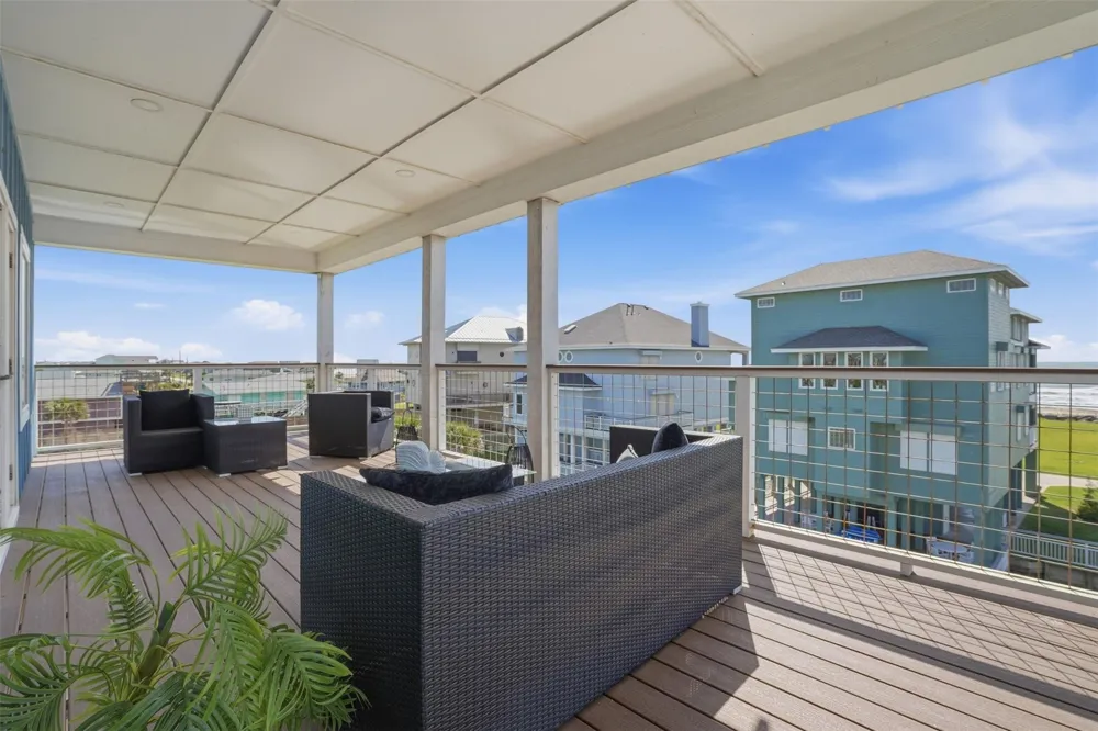 18 Blue Heron Circle Jamaica Beach, TX 77554