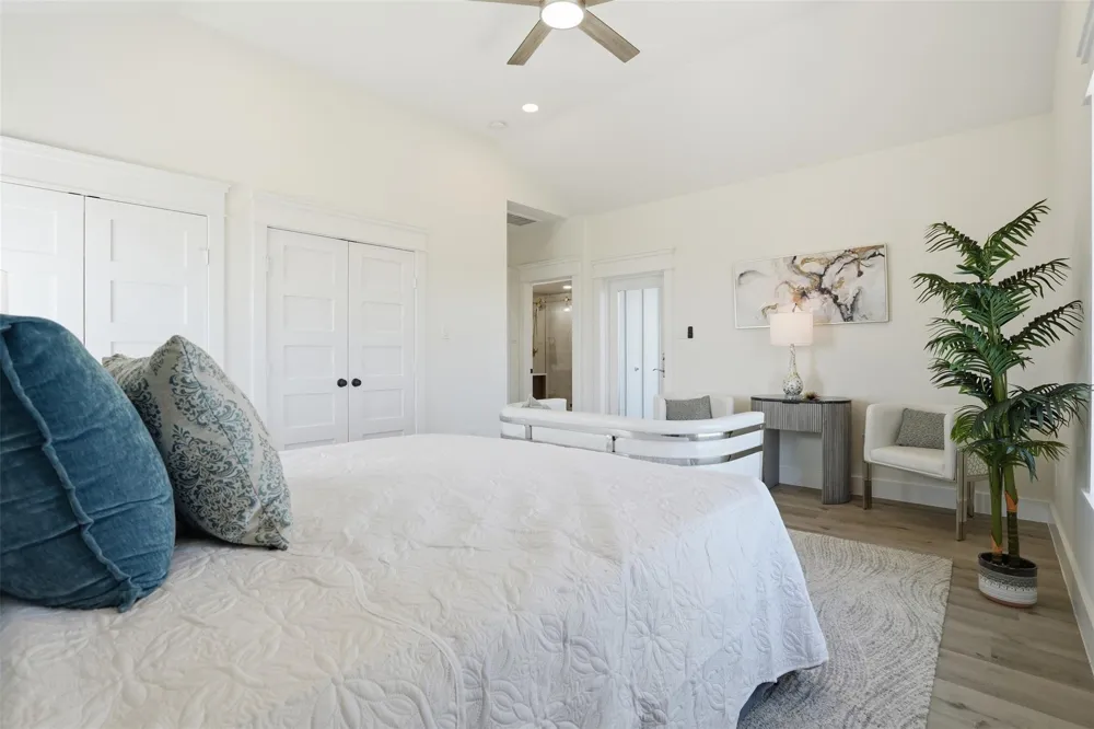 18 Blue Heron Circle Jamaica Beach, TX 77554