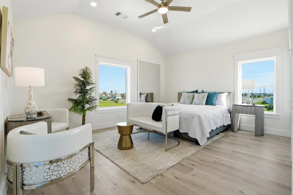 18 Blue Heron Circle Jamaica Beach, TX 77554